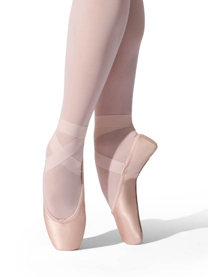 Capezio Développé Pointe Shoe with #5.5 Shank and Moderate Toe Box